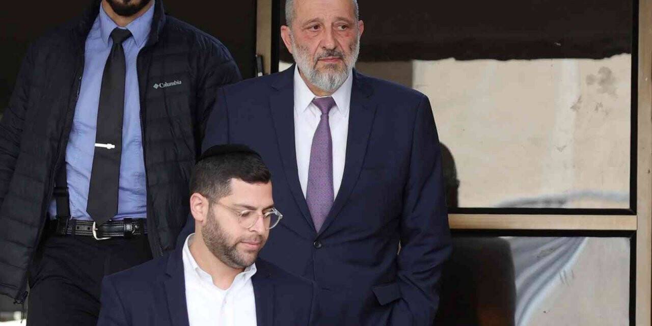 Netenyahu, Şas Partisi lideri Deri’yi kabineden ihraç etti