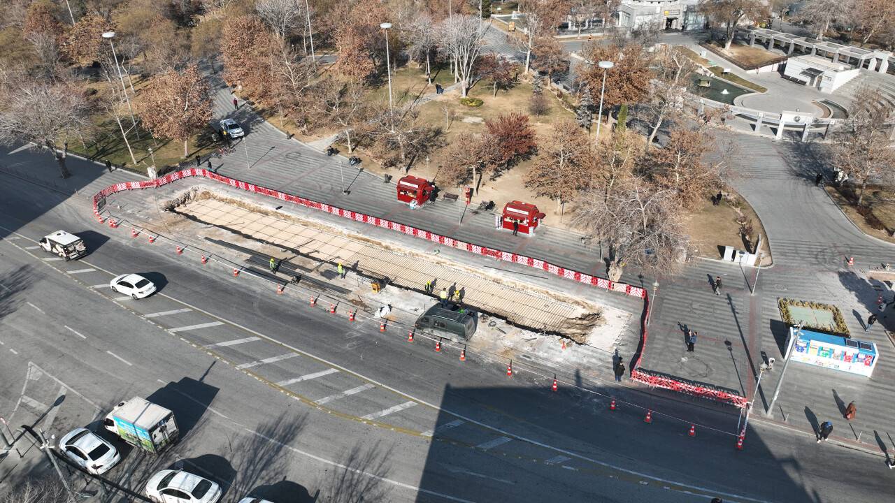 Konya'nın en yoğun kullanılan durağında yenileme çalışması,  kapalı durak haline gelecek
