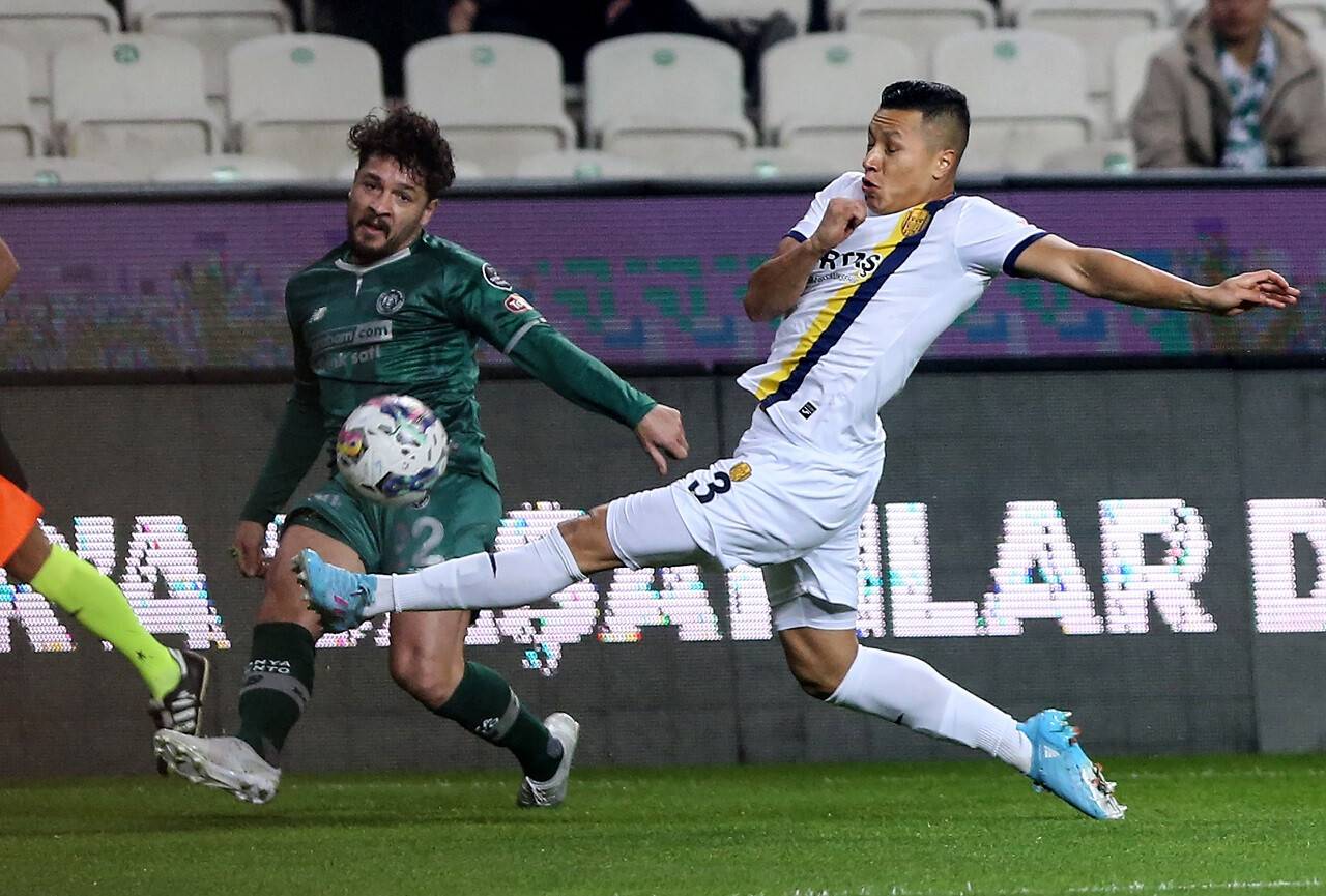 Spor Toto Süper Lig: Konyaspor: 0 - Ankaragücü: 0 İlk Yarı