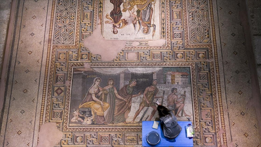 Tarihin yüzlerce yıllık tanığı mozaikler