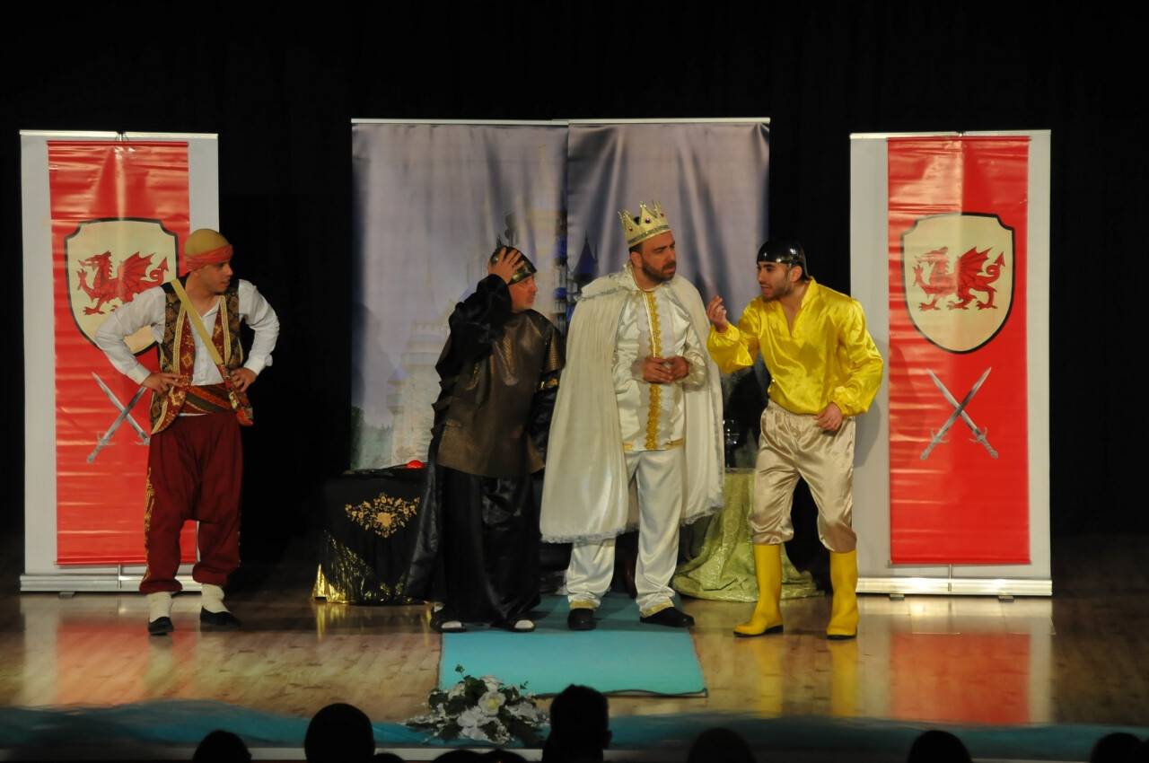 Akşehirli çocuklar tiyatroyla buluştu