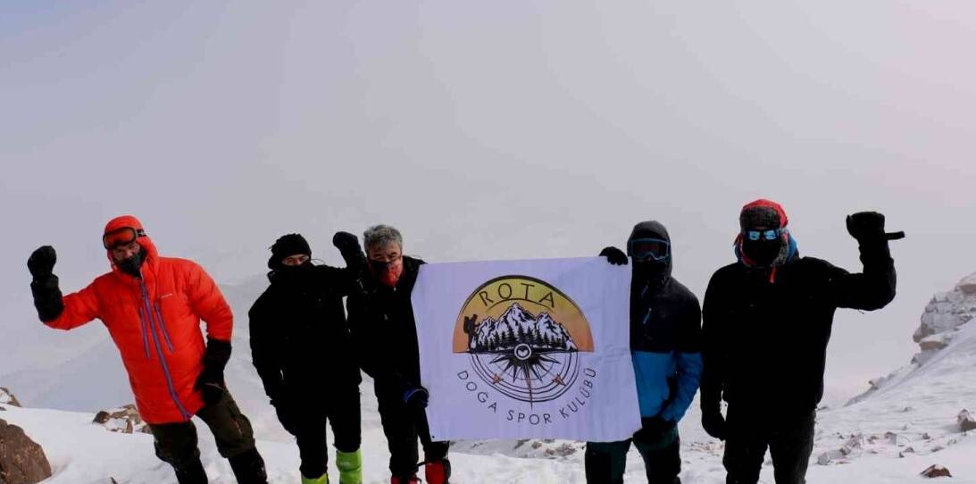 Türkiye’nin en yüksek üçüncü dağına zorlu zirve  tırmanışı