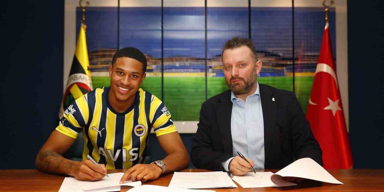 Jayden Oosterwolde resmen Fenerbahçe’de