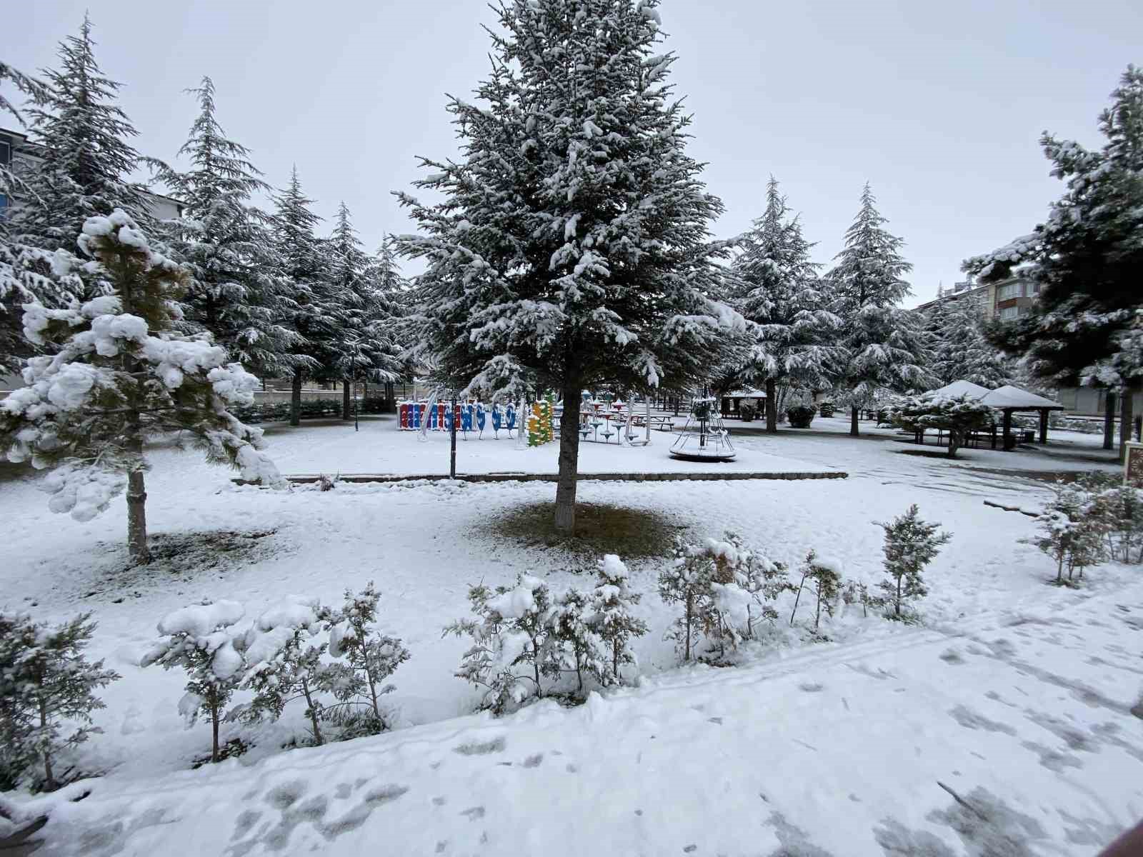 Konya'nın o ilçesinde ilk kar sevinci