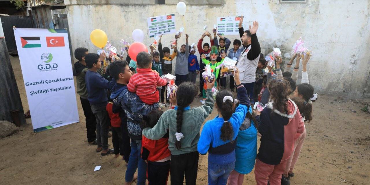 Filistinli çocukların "şivlilik" sevinci