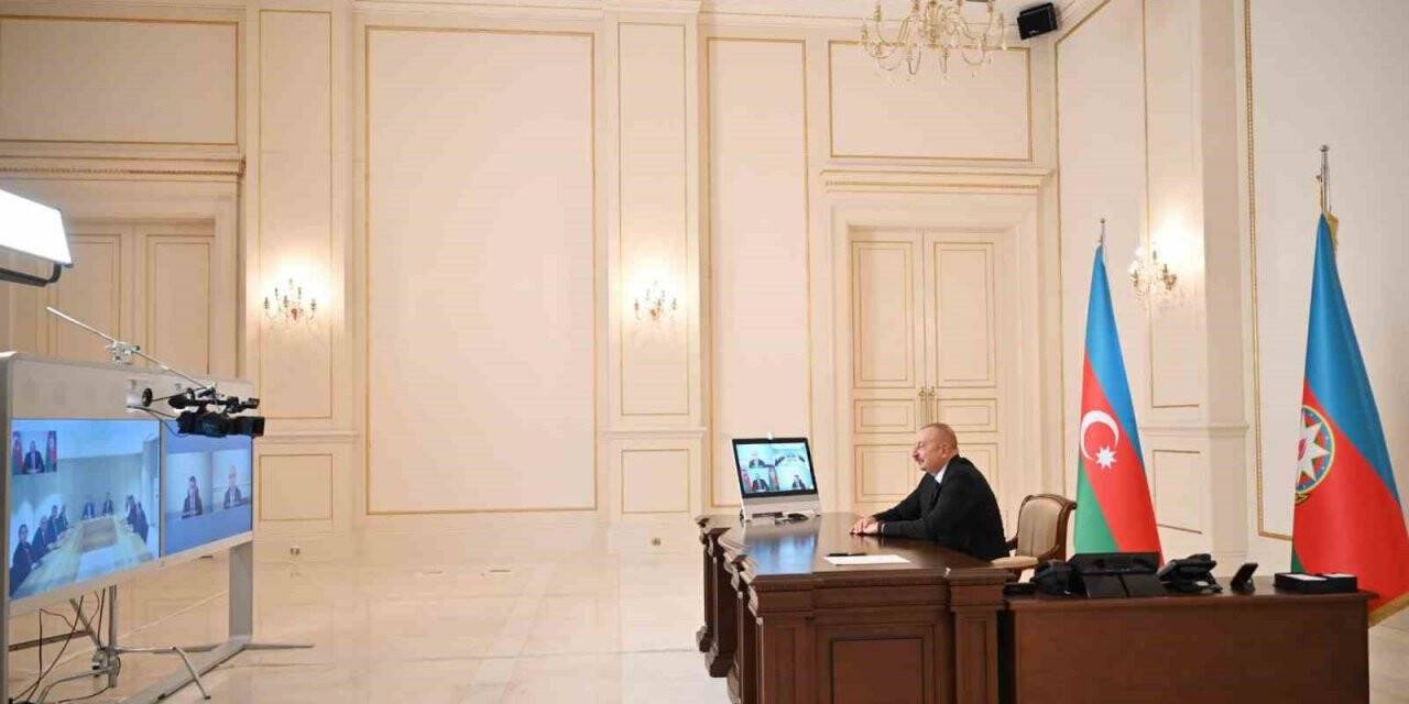 Azerbaycan Cumhurbaşkanı Aliyev, Bakan Özer’i kabul etti