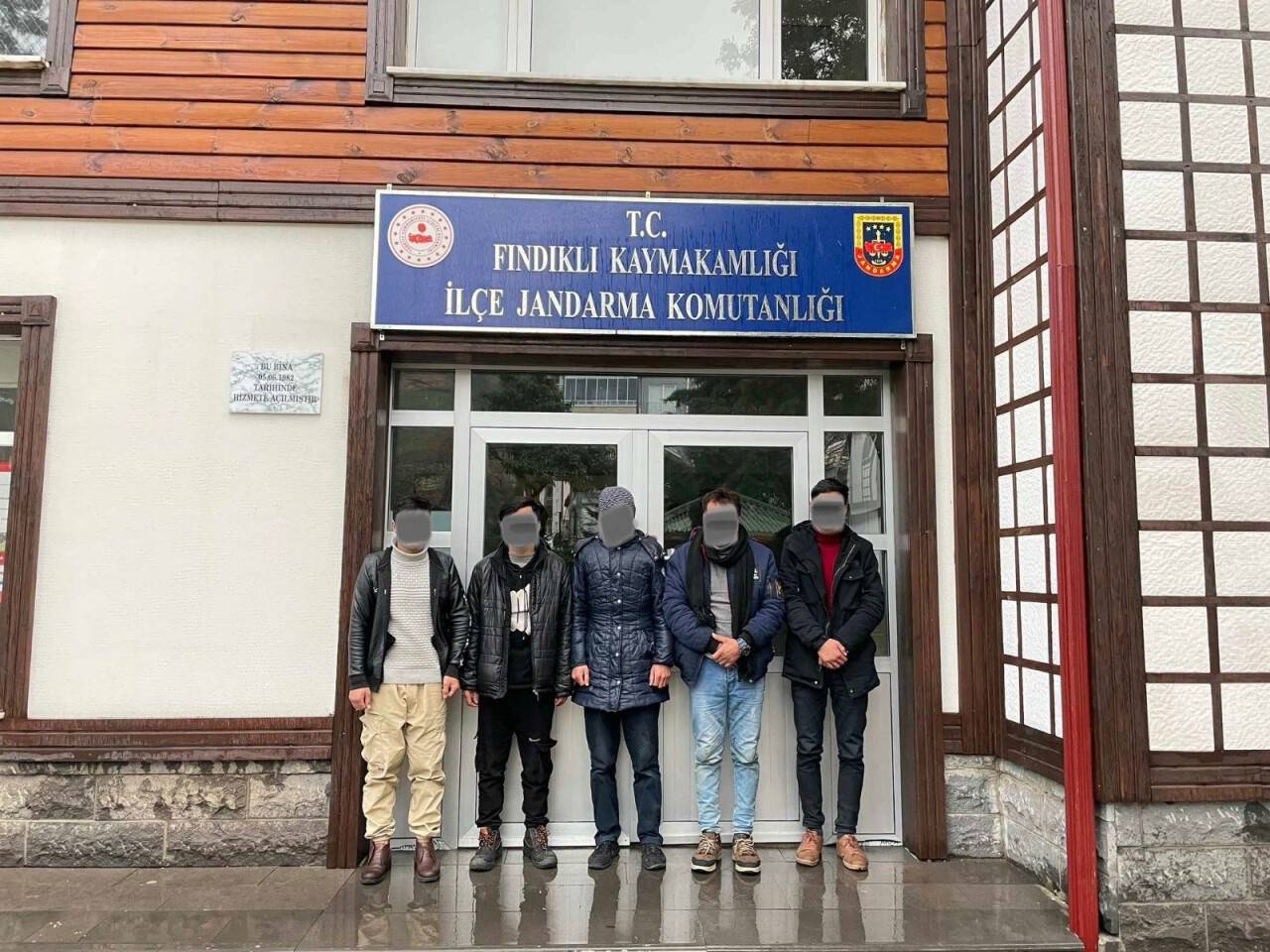 Rize’de göçmen kaçakçılığı: 8 göçmen yakalandı