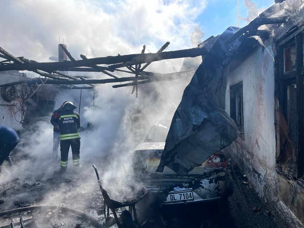 Konya'da müstakil ev ve otomobilde yangın