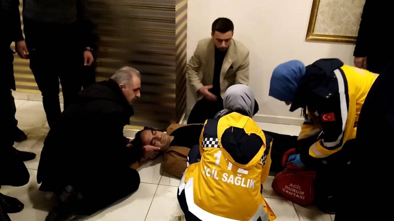 Oy kullanırken bayıldı, sebebi hastanede ortaya çıktı