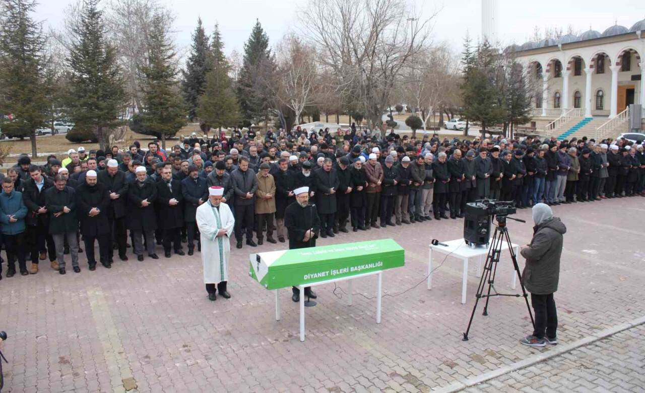 Diyanet İşleri Başkan Yardımcısı Martı’nın acı günü:Konya'da toprağa verildi