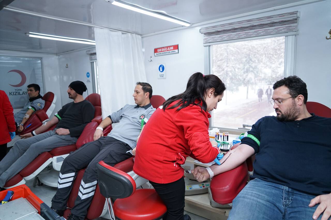 Konya Büyükşehir personelinden kan bağışı