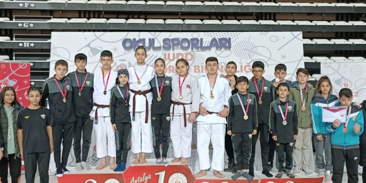 Konya judo karmasından 17 madalya