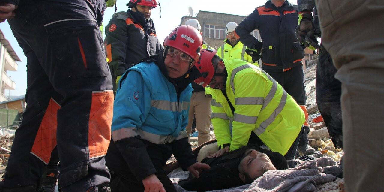 Enkazdan 31 saat sonra sağ çıkarıldı, ancak kurtarılamadı