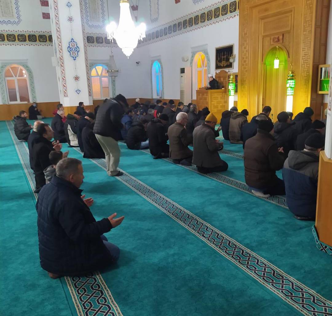 Depremde hayatını kaybedenler için dua edildi