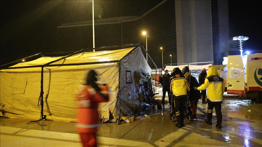 İtalya, depremzedeler için sahra hastanesi gönderecek