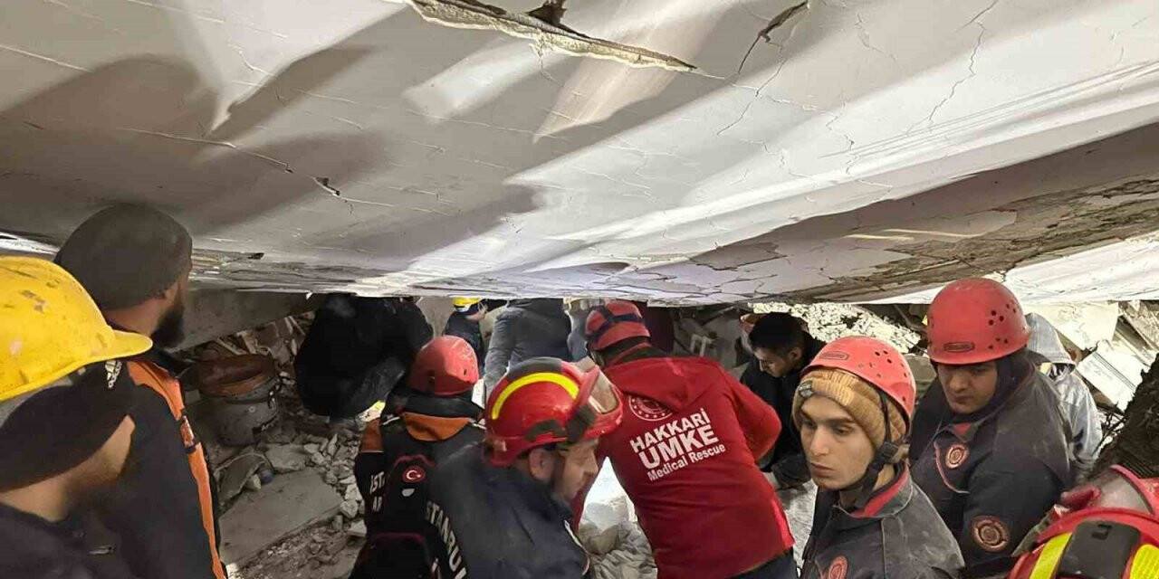 7 aylık Helen bebek 66 saat sonra yeniden hayata "merhaba" dedi