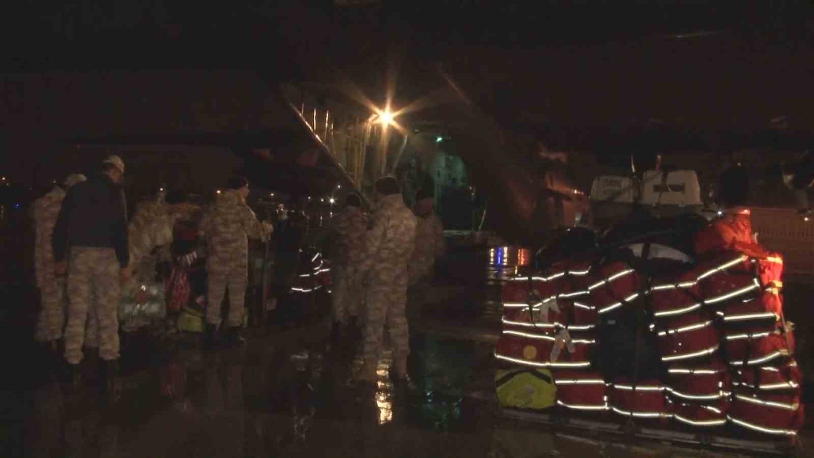 İspanyol arama kurtarma ekibi deprem bölgesinde