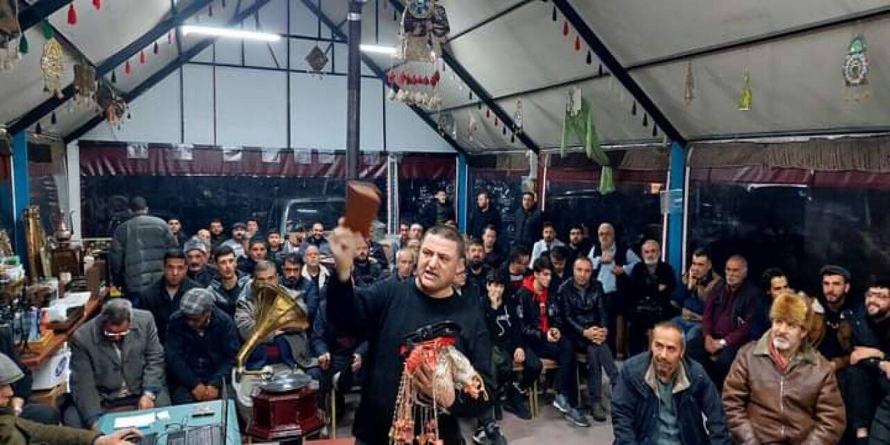 Satılan antikaların geliri depremzedelere bağışlandı