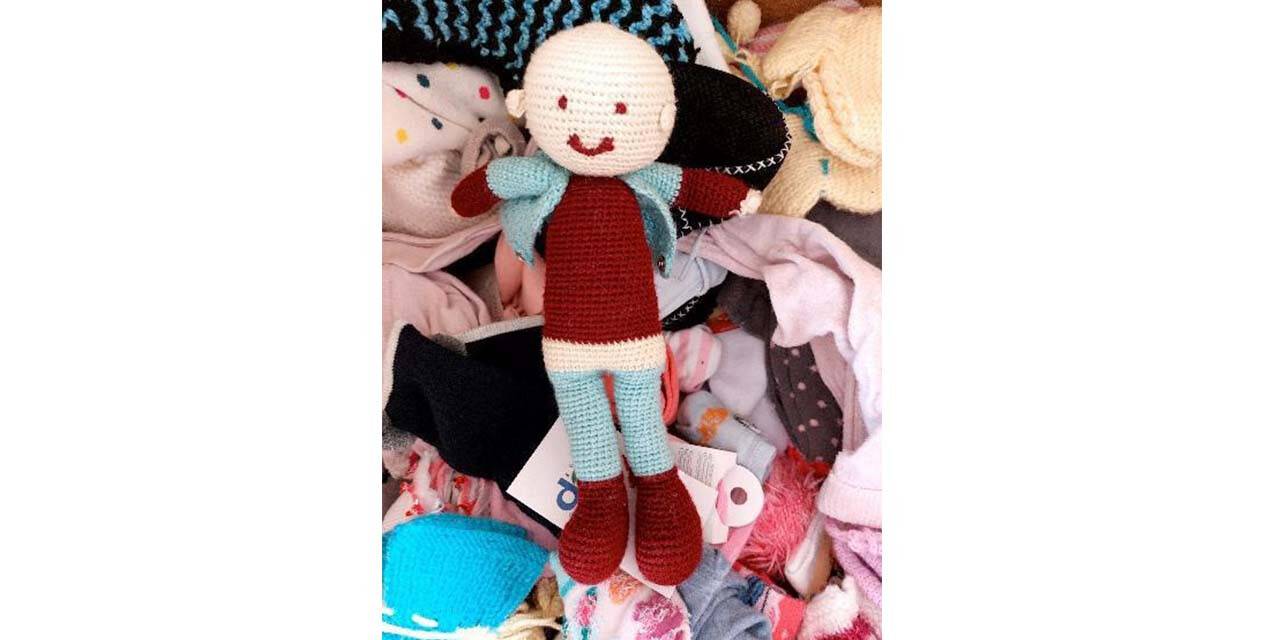 Yardım kolisindeki oyuncaklar içleri ısıttı