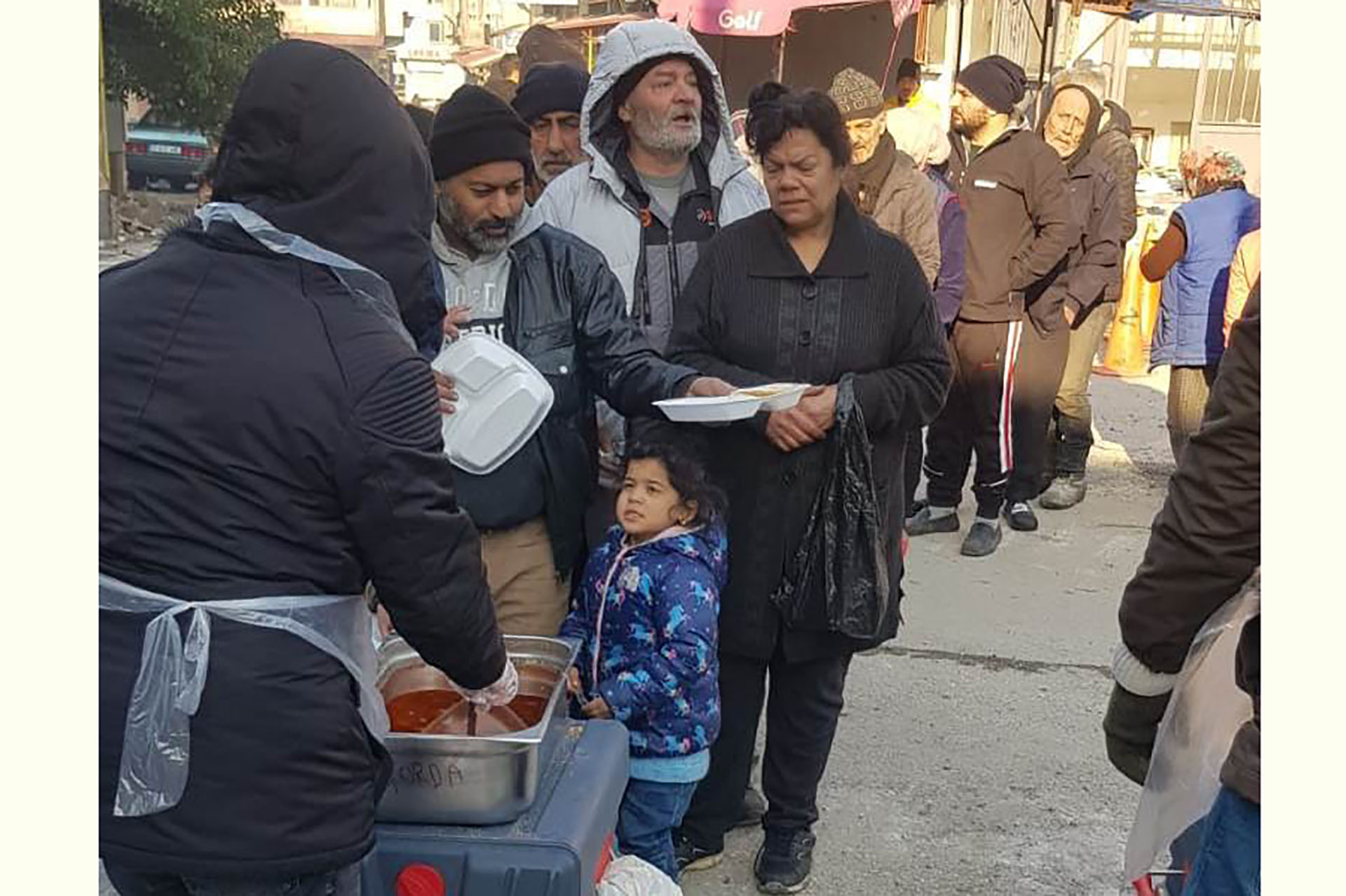 Depremin 5. gününde yardımlar devam ediyor