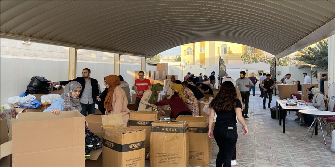 Katar'da Türkiye'deki depremzedeler için  yardım kampanyası
