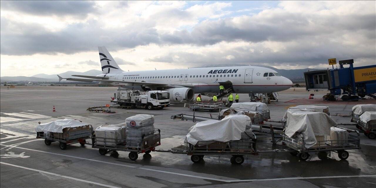 Yunanistan, Türkiye'ye insani yardım göndermeyi sürdürüyor