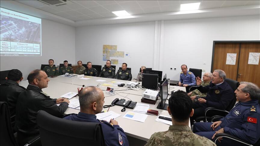 Bakan Akar: (Kahramanmaraş merkezli depremler) TSK 25 bin 67 personeliyle fiilen görev yapmaktadır