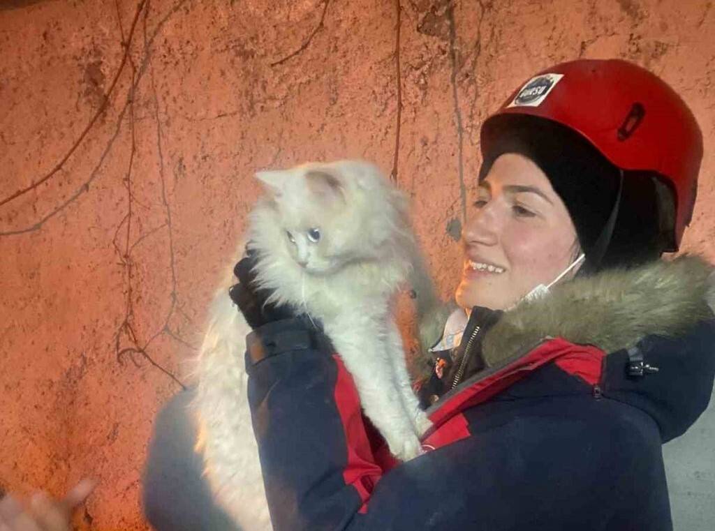 GÜRAK ekibi Sakız’la yorgunluklarını unuttu