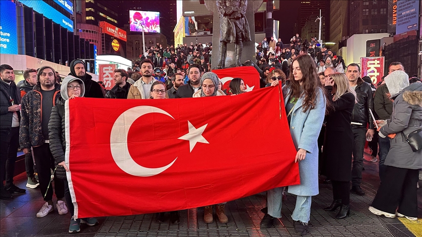 New York Times Meydanı'nda Türkiye için anma etkinliği düzenlendi