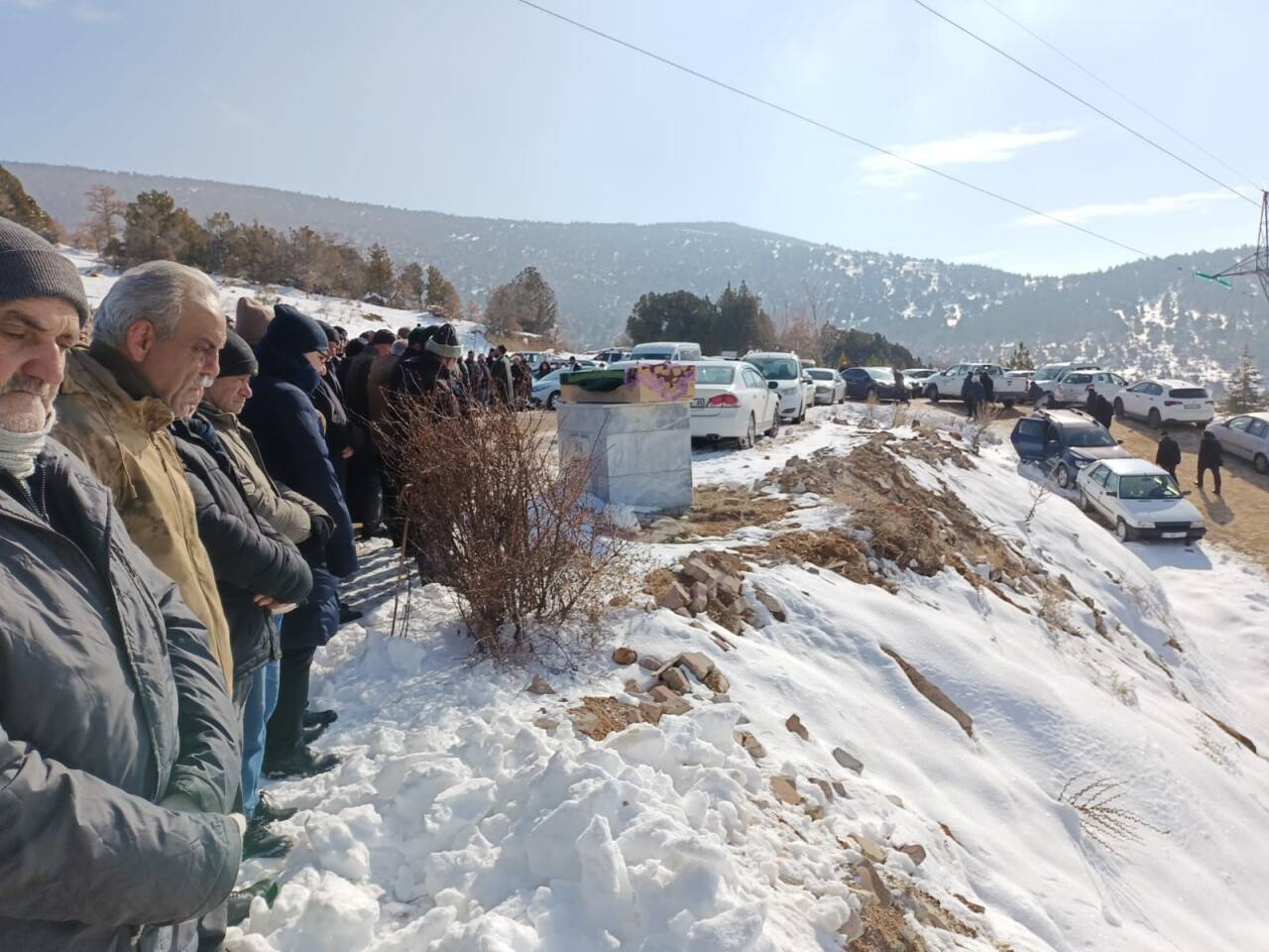 Depremde ölen öğretmen Konya'da defnedildi