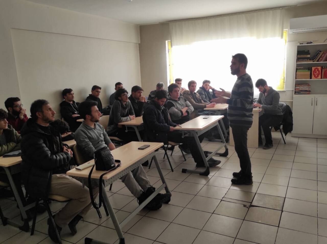 İMH, deprem bölgesine gidecek gönüllülere eğitim verdi