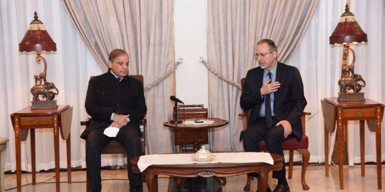 Pakistan Başbakanı Şerif'ten  Türk Büyükelçiliğine geçmiş olsun ziyareti