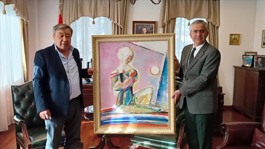 Kazak ressam  Türkiye’deki depremzedeler için bağış yaptı