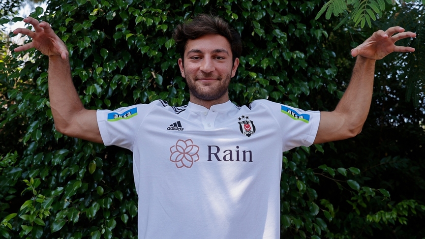 Beşiktaş, Emrecan Uzunhan’ı Antalyaspor’a kiraladı