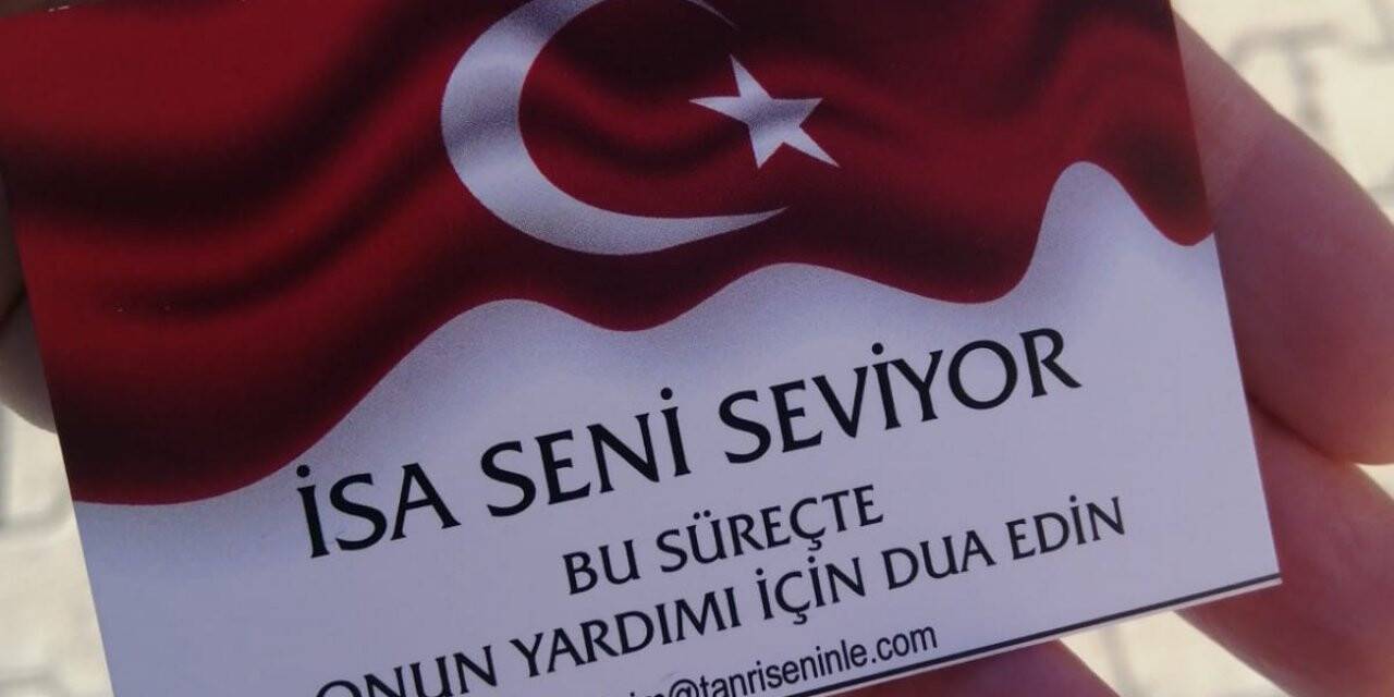 Deprem bölgesindeki yardım poşetlerinden misyoner mesajlar çıktı!