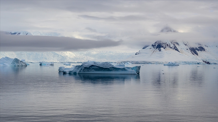 Antarktika'daki deniz buzu 43 yılın en düşük seviyesine indi