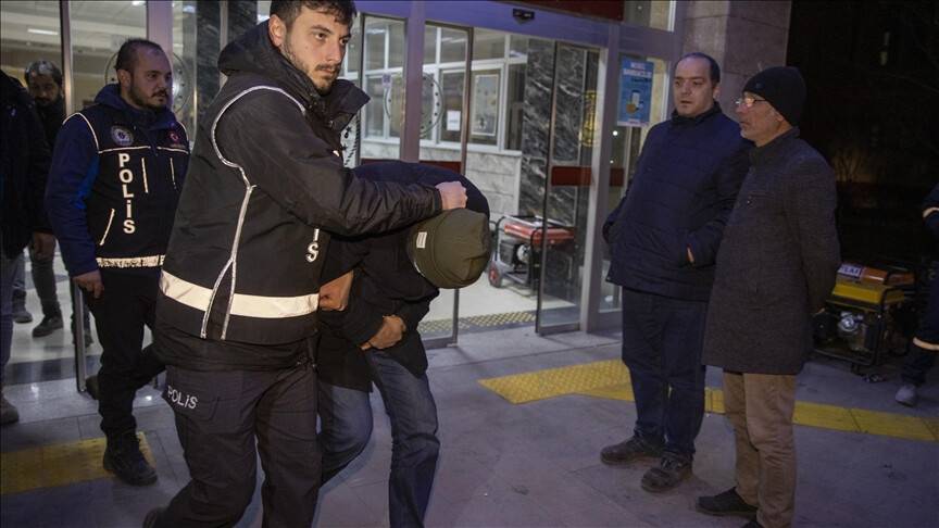 Depremlerle ilgili soruşturmalarda 83 tutuklama