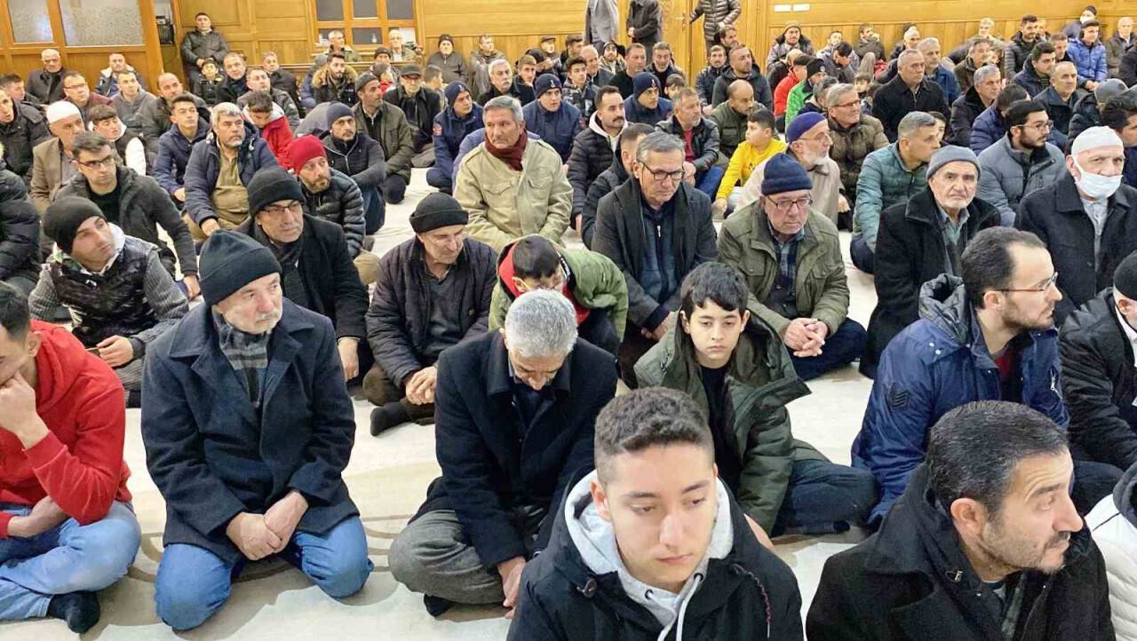 Kulu’da Miraç Kandili’nde camilerde yoğunluk