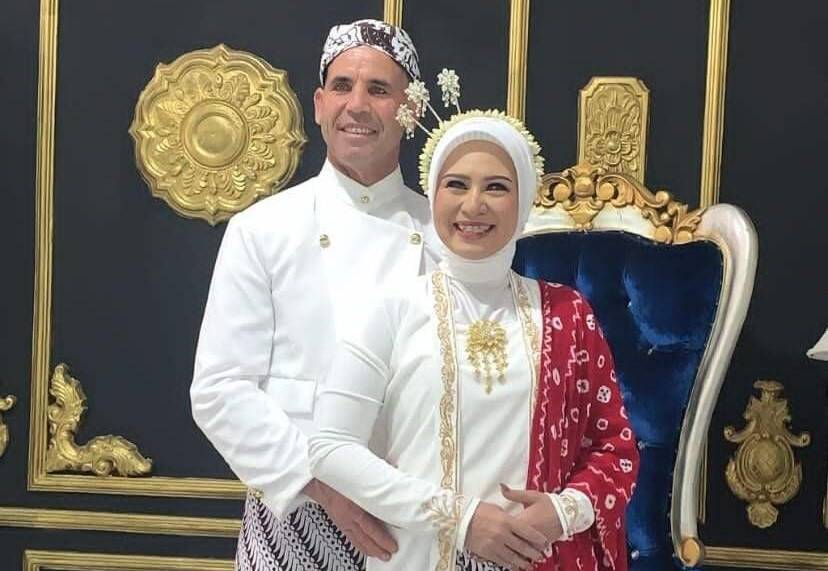 Mutluluğu Endonezya’da buldu