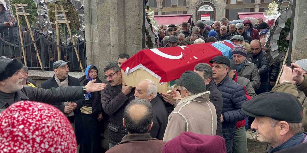 Ahmet Suat Özyazıcı son yolculuğuna uğurlandı