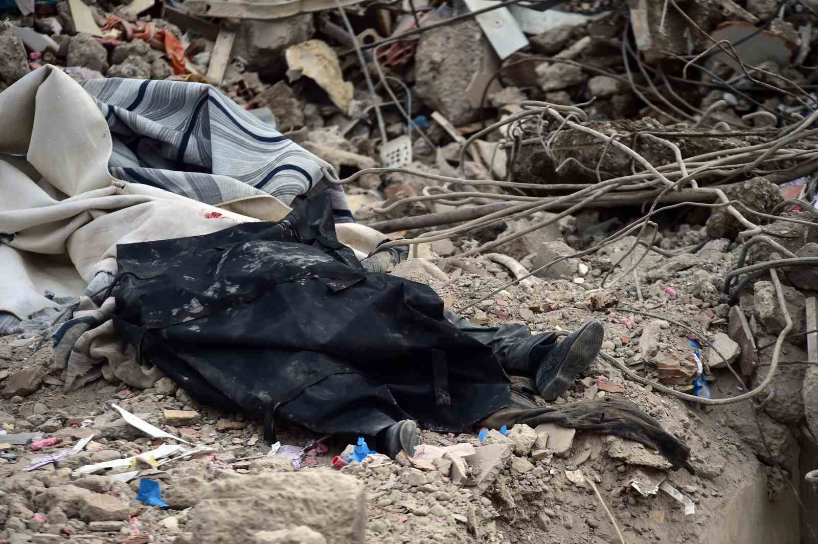 Deprem bölgesinde talihsiz olay: İzlerken öldü