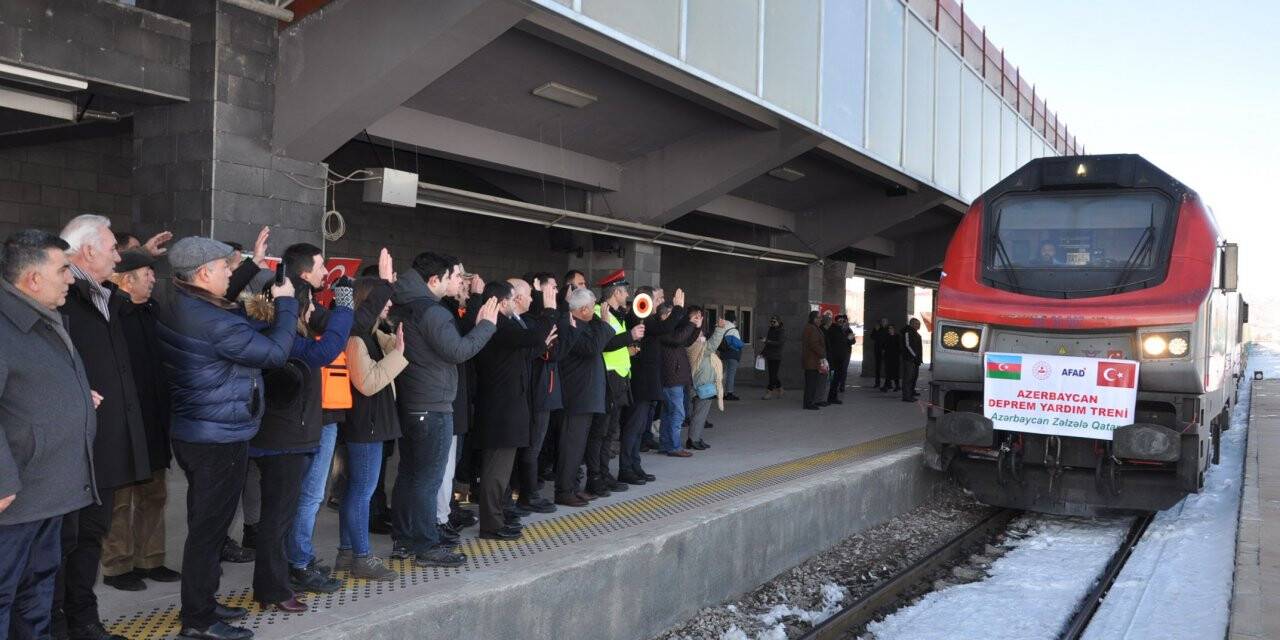 Azerbaycan’dan Türkiye’ye 276 milyon 385 bin TL maddi yardım