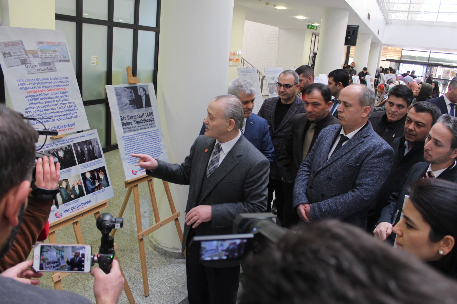 "Erbakan'ı anmak ve doğru anlamak" fotoğraf sergisi açıldı