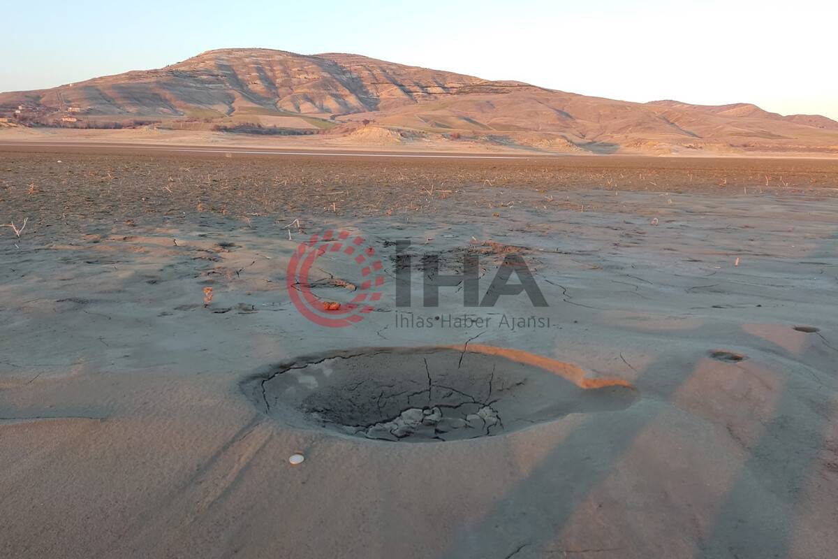 Zeminde sıvılaşma oluşması uzmanları da şaşırttı