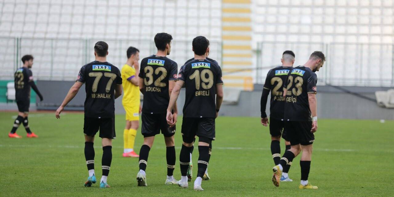 Konyaspor'da yeni transferler ilk maçlarına çıktı