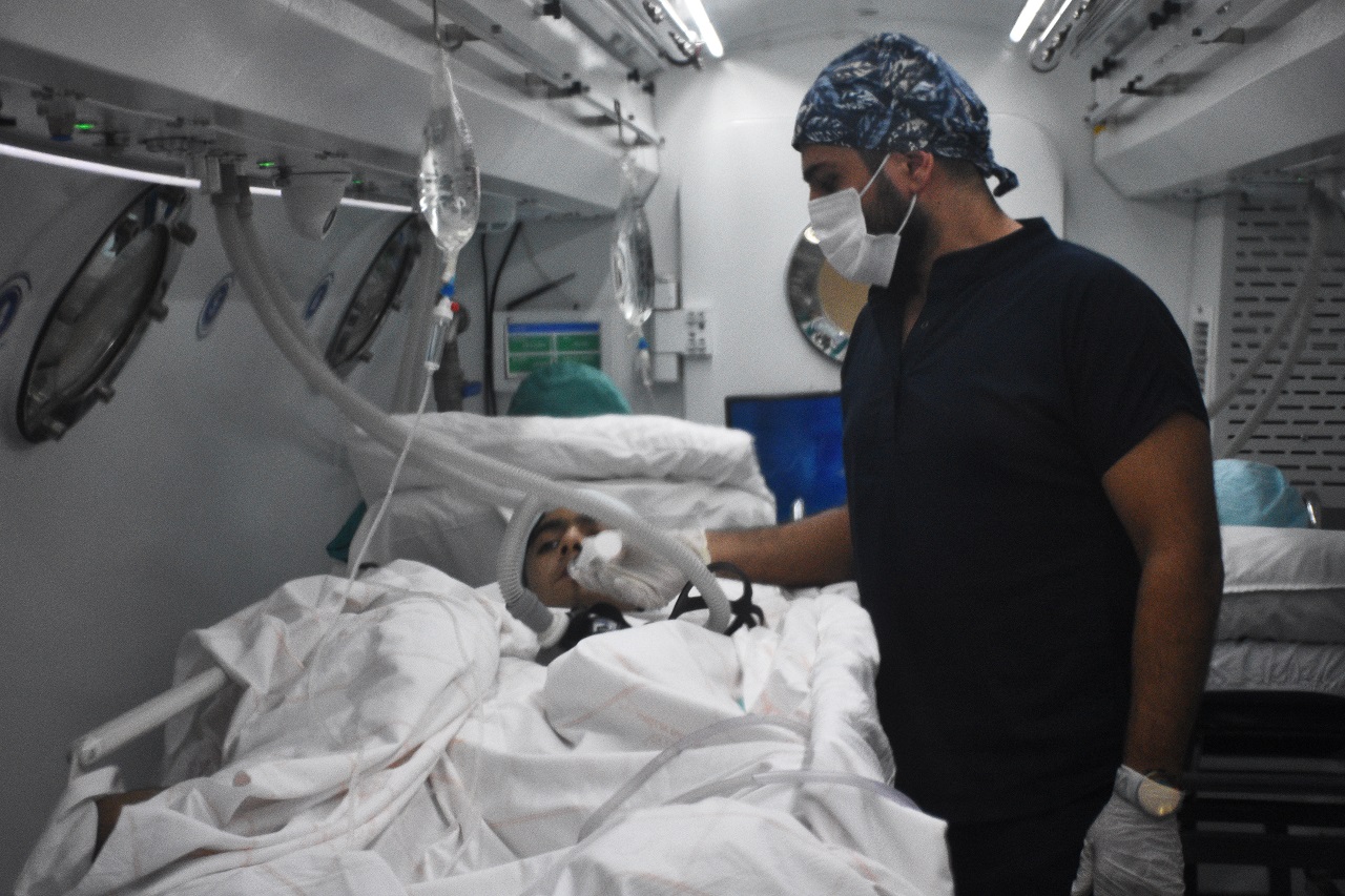 Enkazda yaralanan depremzedeler Konya'da hiperbarik tedavisi görüyor
