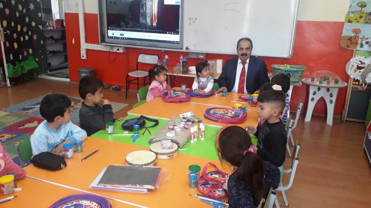 İşcan'dan okullara  ziyaret