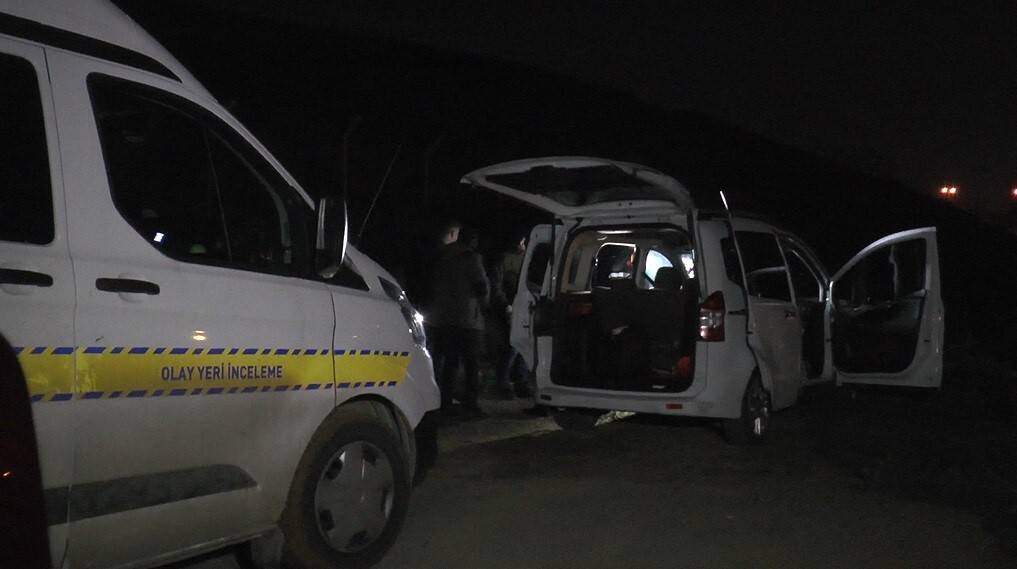 Polis memurunu  ağır yaraladı