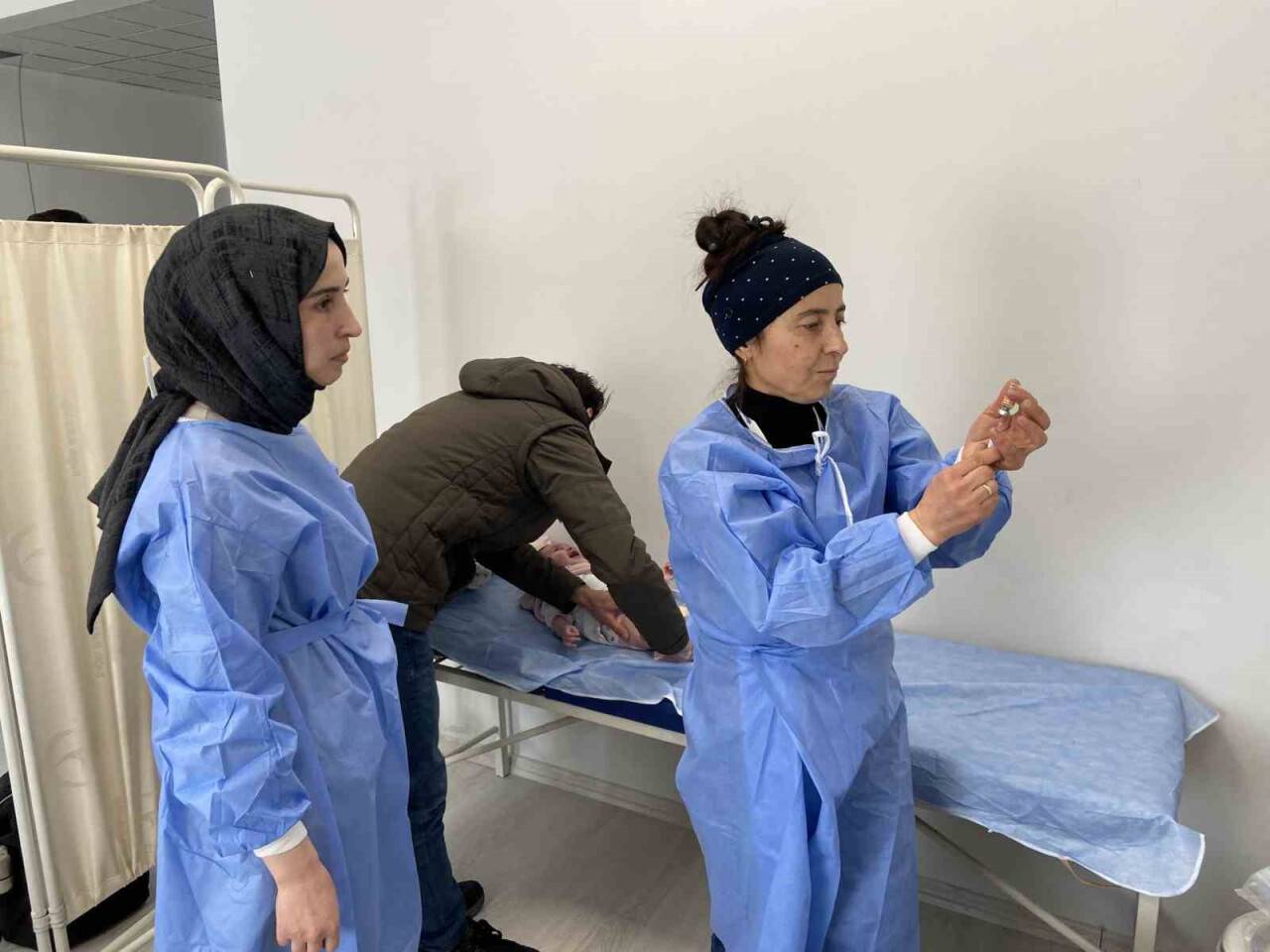 Konya’da depremzede çocuklar için aşı uygulaması sürüyor