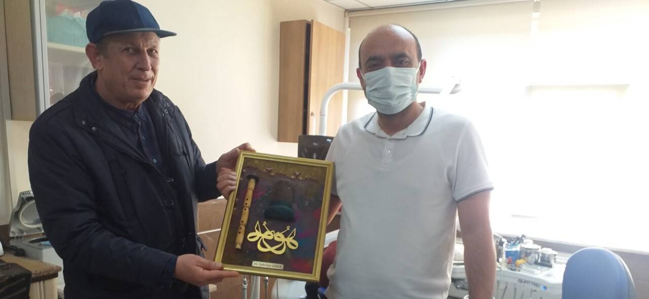 Doktor Zekeriya Gider'e teşekkür hediyesi